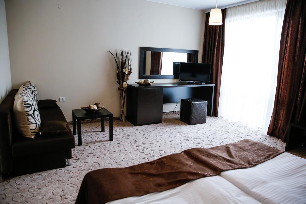 Einstein House & Spa Marchevo Oda fotoğraf